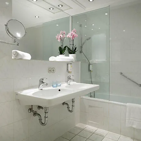 Отель Regent 4*