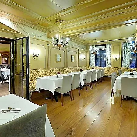 Regent Hotel 4*