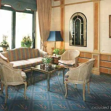 Отель Regent 4*