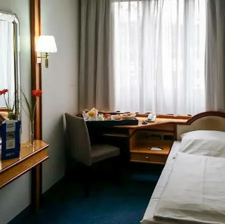 Отель Regent 4*